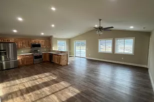 280 10th St, Lakeview, MI 48850 - Photo 6