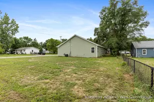 902 N York St, Belding, MI 48809 - Photo 38