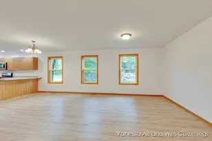 902 N York St, Belding, MI 48809 - Photo 8