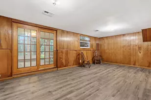 6382 Houghten Dr, Troy, MI 48098 - Photo 14