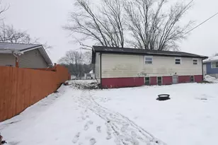 375 Garry St, Coloma, MI 49038 - Photo 24