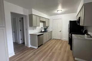 375 Garry St, Coloma, MI 49038 - Photo 8