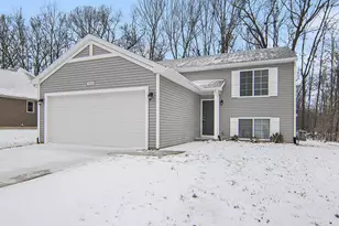 2520 Wood Ridge Dr, Adrian, MI 49221 - Photo 1