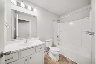 2520 Wood Ridge Dr, Adrian, MI 49221 - Photo 12