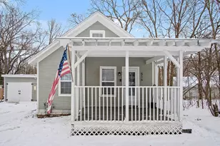 516 Catherine St, Otsego, MI 49078 - Photo 2