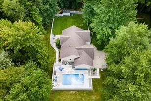 231 Aaron Dr, Coldwater, MI 49036 - Photo 4