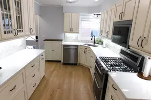 220 S Division St, Zeeland, MI 49464 - Photo 6