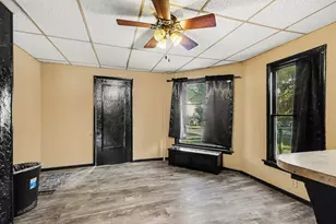 180 Calhoun St, Battle Creek, MI 49017 - Photo 2