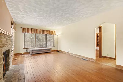 950 Capital Avenue SW, Battle Creek, MI 49015 - Photo 4