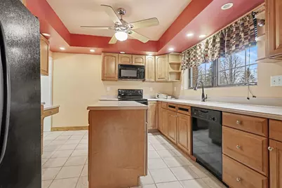 950 Capital Avenue SW, Battle Creek, MI 49015 - Photo 8