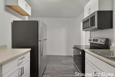 1537 Broadway Avenue NW, Grand Rapids, MI 49504 - Photo 10