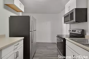 1537 Broadway Ave NW, Grand Rapids, MI 49504 - Photo 10