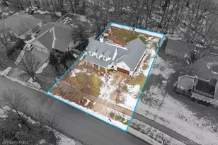 975 Songbird Ln, Holland, MI 49423 - Photo 4