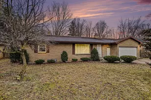 144 Downey Dr, Benton Harbor, MI 49022 - Photo 2