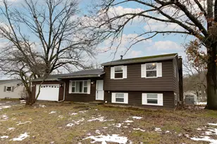 57383 Kingdon Dr, Mattawan, MI 49071 - Photo 2