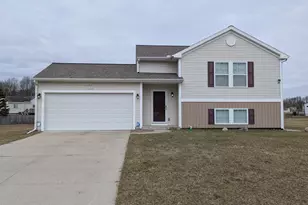 6230 Summer Ridge Ct, Greenville, MI 48838 - Photo 1