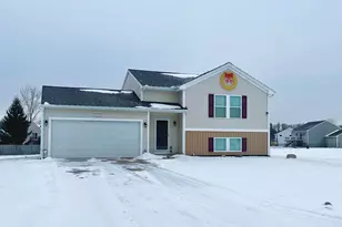 6230 Summer Ridge Ct, Greenville, MI 48838 - Photo 1