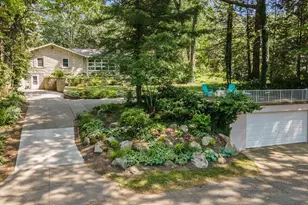 17708 Oakwood Dr, Spring Lake, MI 49456 - Photo 2