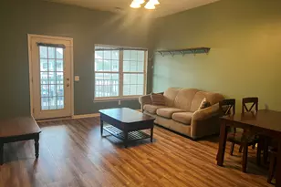 2782 S Knightsbridge Cir, Ann Arbor, MI 48105 - Photo 2