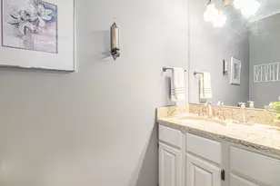 2031 N Cross Creek Dr SE, Grand Rapids, MI 49508 - Photo 12