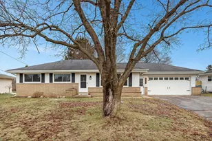 2334 Tamrack St, Kalamazoo, MI 49006 - Photo 2
