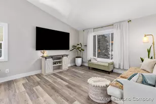 6165 Arroyo Vista Dr NE, Rockford, MI 49341 - Photo 4