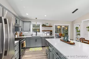 6165 Arroyo Vista Dr NE, Rockford, MI 49341 - Photo 6