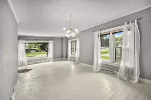 919 Lawndale St, Ludington, MI 49431 - Photo 2