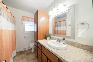 8252 Lamplight Dr, Jenison, MI 49428 - Photo 12