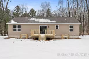 5233 W Lakewood Rd, Whitehall, MI 49461 - Photo 4