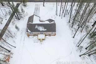 5233 W Lakewood Rd, Whitehall, MI 49461 - Photo 8