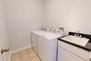 12832 Nautica Ct, Van Buren Township, MI 48111 - Photo 10