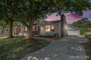 2521 Chassell St SW, Wyoming, MI 49519 - Photo 2
