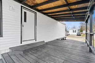 323 Oak Ridge St, Mason, MI 48854 - Photo 4