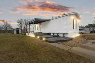 323 Oak Ridge St, Mason, MI 48854 - Photo 1