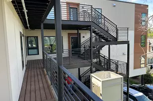 911 S Main St, Ann Arbor, MI 48104 - Photo 2