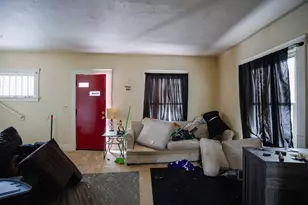 919 Princeton Ave, Lansing, MI 48915 - Photo 2