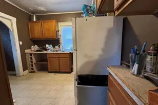 919 Princeton Ave, Lansing, MI 48915 - Photo 6