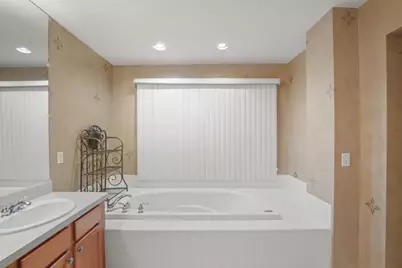 6569 Whispering Woods Drive, West Bloomfield, MI 48322 - Photo 22