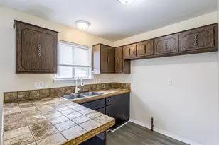 11203 Toepfer Rd, Warren, MI 48089 - Photo 10