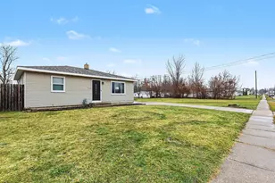 5807 Averill Ave SW, Wyoming, MI 49548 - Photo 4