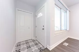 38393 Mason St, Livonia, MI 48154 - Photo 4