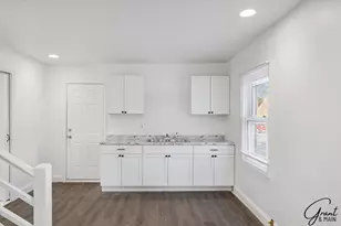 15375 Sussex St, Detroit, MI 48227 - Photo 8