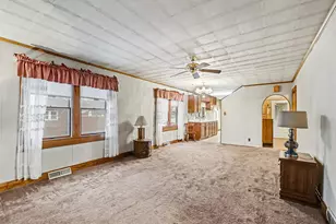 735 Royal Dr, Jackson, MI 49202 - Photo 14