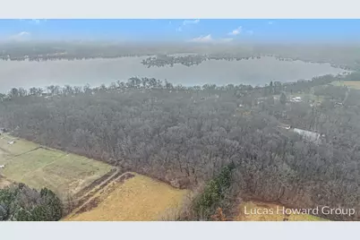 Vl E T U Avenue, Vicksburg, MI 49097 - Photo 2