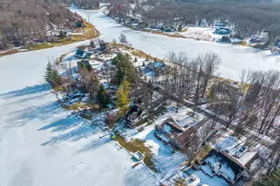 9158 Elmwood Ct, Canadian Lakes, MI 49346 - Photo 12