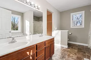 6061 Equestrian Woods Ct, Kalamazoo, MI 49009 - Photo 10