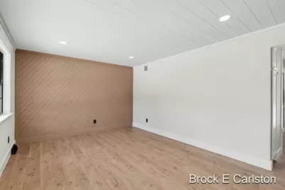 945 N Van Eyck Street, Muskegon, MI 49442 - Photo 6