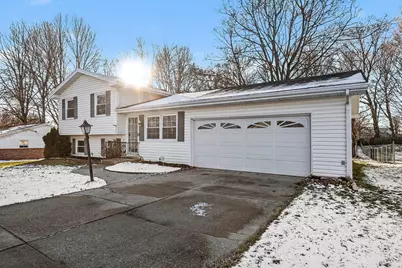 917 N Detroit Street, Buchanan, MI 49107 - Photo 2