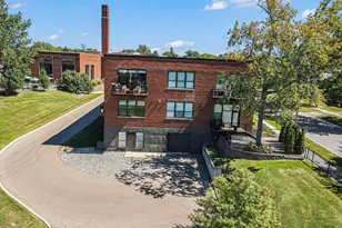 525 Superior St, South Haven, MI 49090 - Photo 4